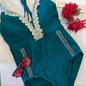 One-Piece swimsuit Size M